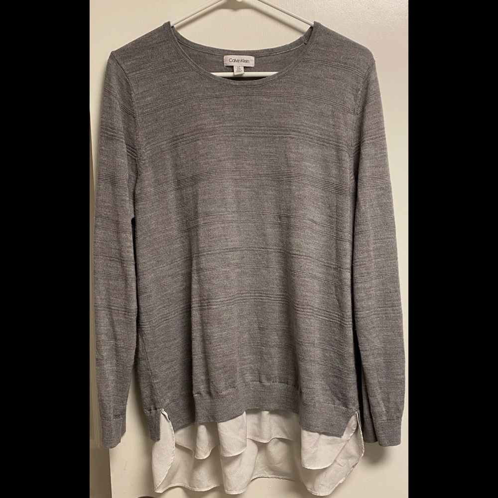 💰Calvin Klein cute sweater size large.